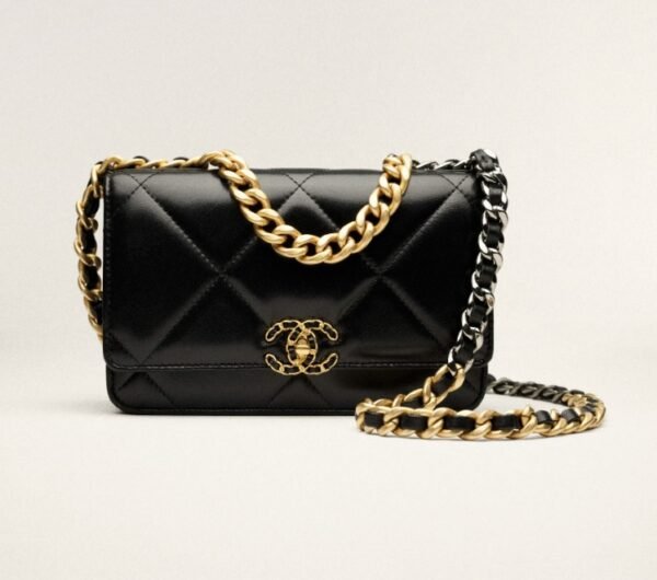 Chanel 19 Wallet on Chain Black - Image 2