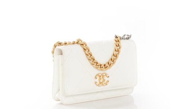 Chanel 19 Wallet on Chain White - Image 2