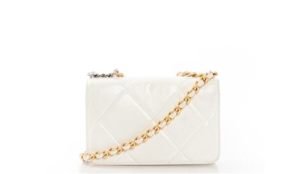 Chanel 19 Wallet on Chain White - Image 4
